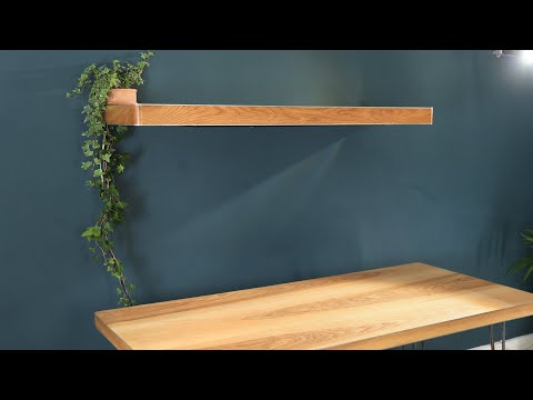 Il construit un bureau qui intègre totalement son ordinateur Il construit un bureau qui intègre totalement son ordinateur