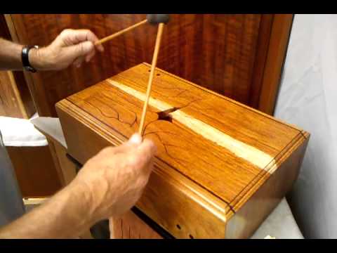 Un instrument en bois original et joli Un instrument en bois original et joli